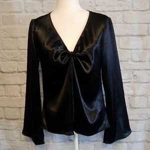 Belle & Sky Bell Sleeve Top